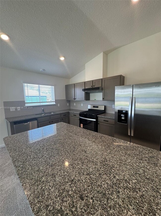 Building Photo - 55 Signet Cir