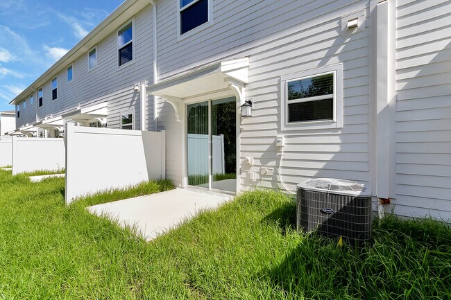 Building Photo - 7412 Stone Creek Trl