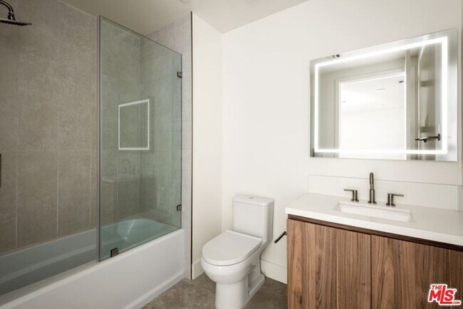 Building Photo - 3651 Regal Pl