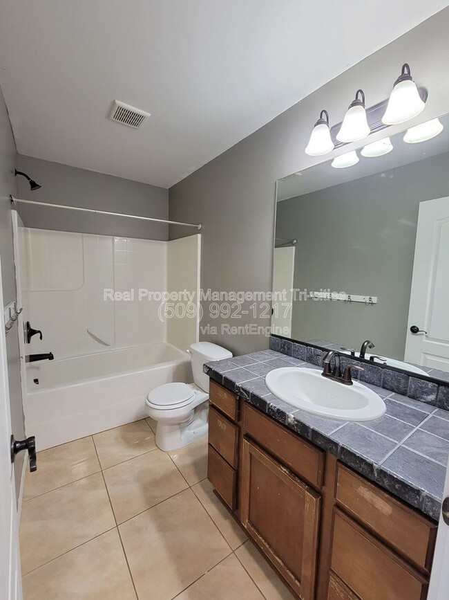 Building Photo - 5017 Laredo Dr