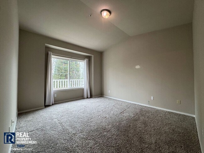 Building Photo - Beautiful 3 Bedroom Condo in Renton, WA!