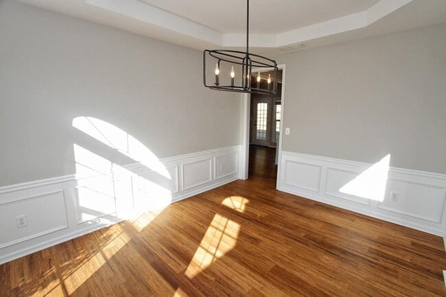Building Photo - 5057 Bethpage Dr NE
