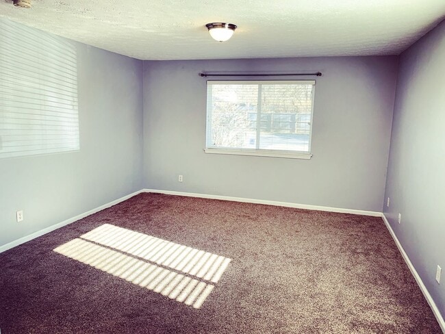 Building Photo - Spacious 3-Bedroom Ground-Floor Condo with...