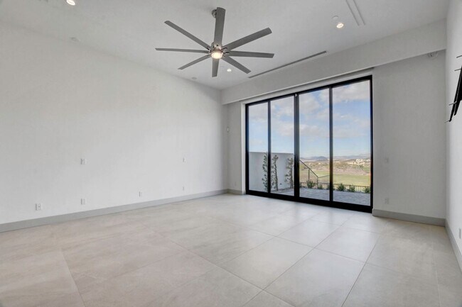 Building Photo - MacDonald Highlands Beauty With Awesome Views