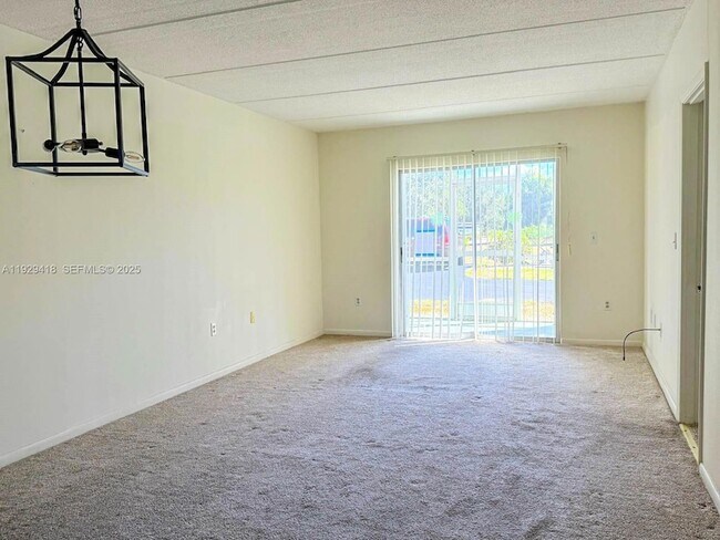 Building Photo - 649 S Tamiami Trl