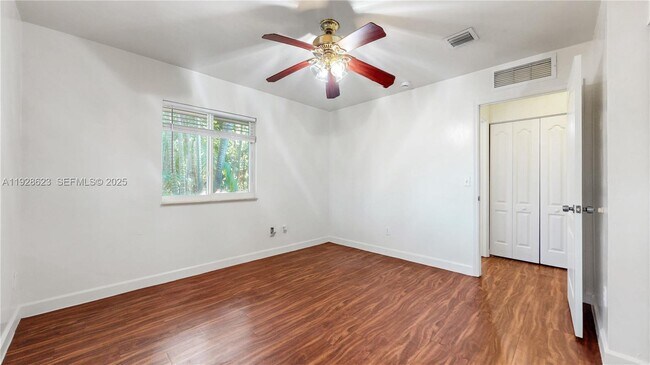 Building Photo - 15755 SW 92nd Ave