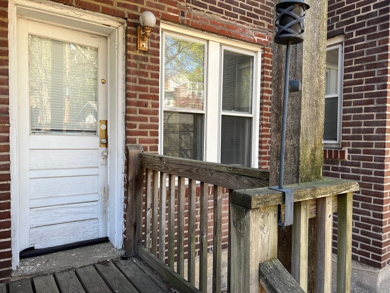 Building Photo - 4443 Pershing Ave