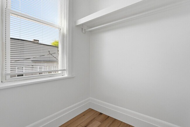 Building Photo - Brand New Renovation - Sharpsburg