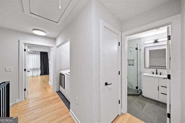 Building Photo - 1364 Rietveld Row NW