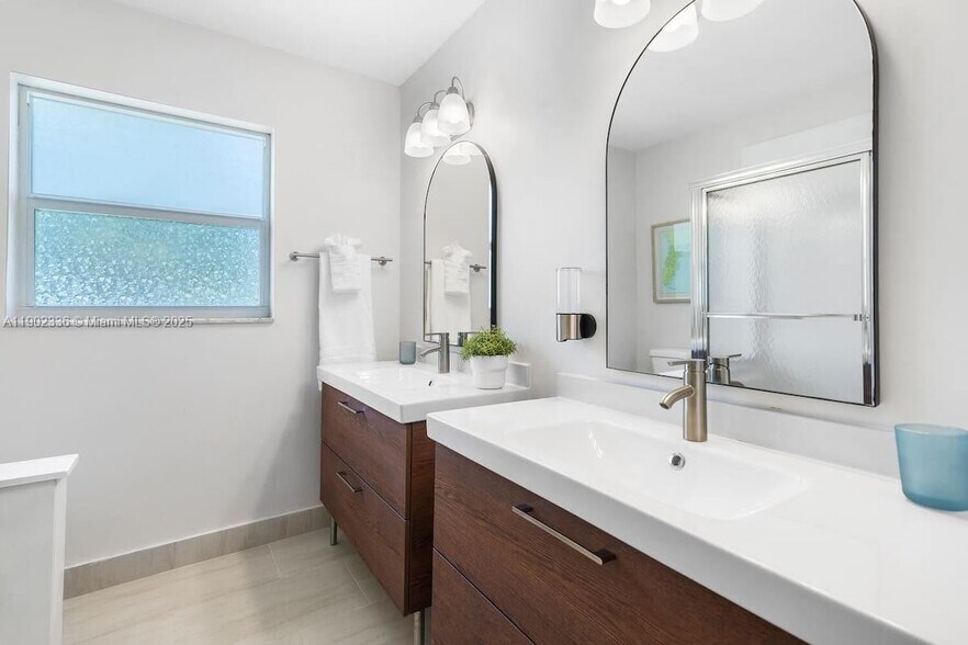 Building Photo - 1500 NW 45th St