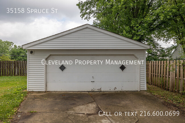 Building Photo - Renovated North Ridgeville Home