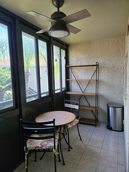 Building Photo - 5242 NE 6th Ave