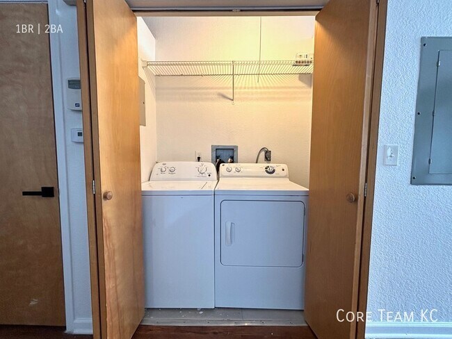 Building Photo - 934 Broadway Blvd