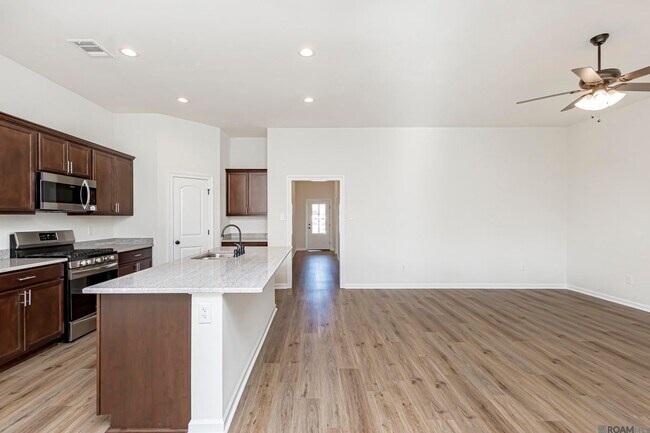 Building Photo - 41401 Cozy Wy