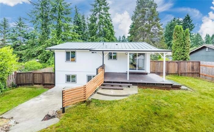 Building Photo - 2323 Oak Dr