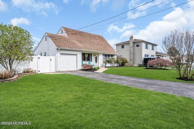 Building Photo - 305 Hudson Dr