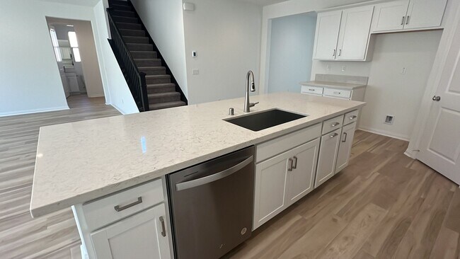Building Photo - 21469 Thomas Ct