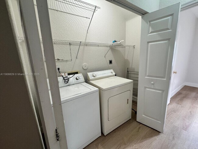 Building Photo - 5630 NW 114th Path