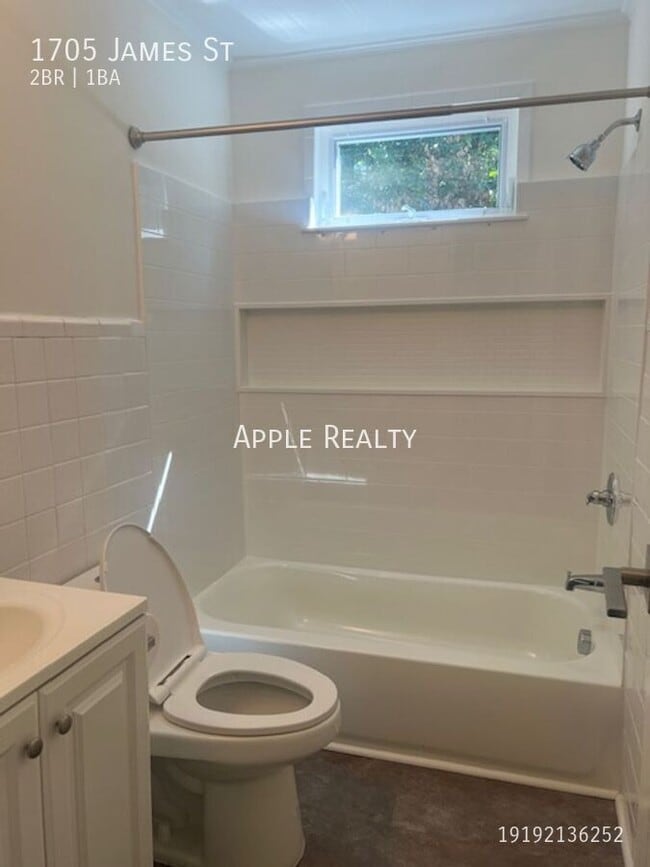 Building Photo - 1705 James St