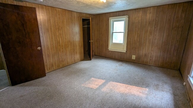 Building Photo - Charming two-bedroom, one-bath house in Canton