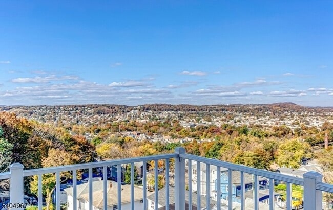 Building Photo - 318 Dixon Ave