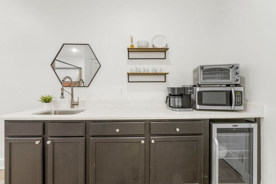 Building Photo - 10343 E County Hwy 30A