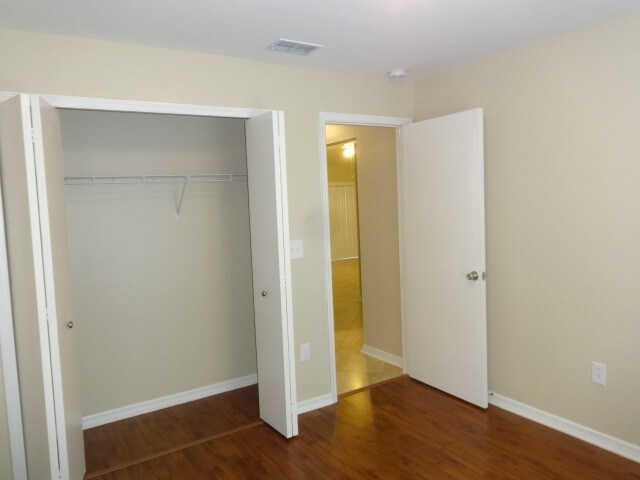 Building Photo - 215 Lookout Dr