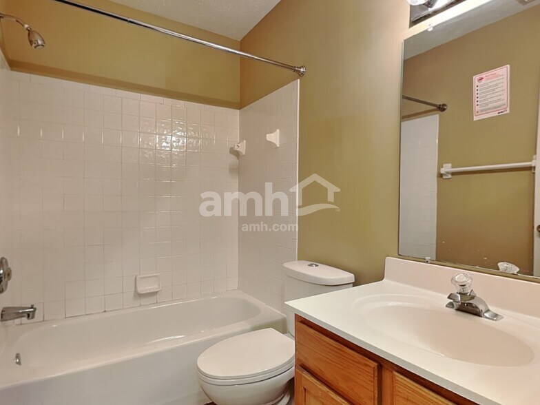 Building Photo - 2145 Blanton Dr