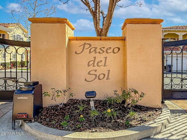 Building Photo - 2930 Esperanza Way