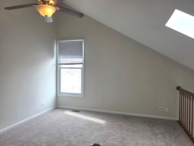 Building Photo - 2549 College Hill Cir