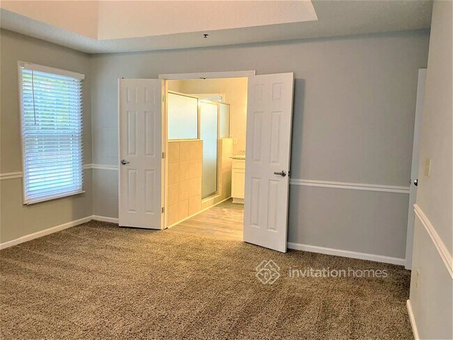 Building Photo - 12300 Woodbend Dr