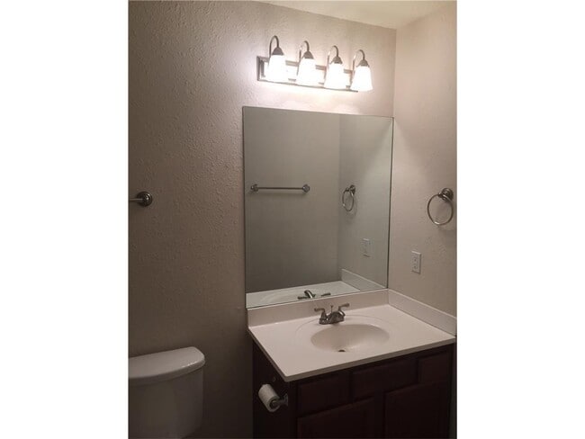 Building Photo - 2712 San Pedro St