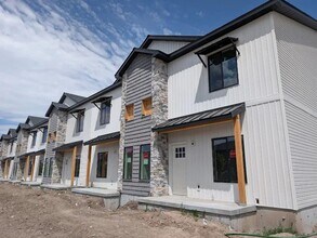 Building Photo - Teton River Townhomes