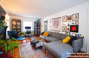 Building Photo - 841 Fellsway W