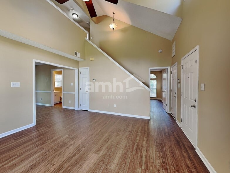 Building Photo - 2206 Coatsdale Ln