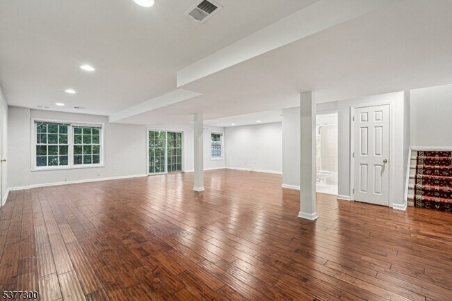Building Photo - 84 Henning Terrace