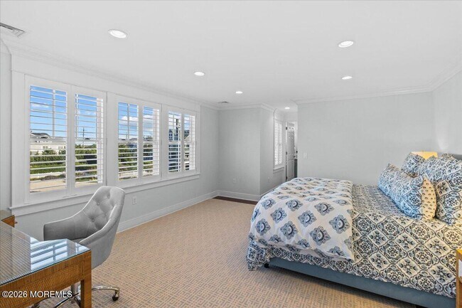 Building Photo - 1200 Bay Ave