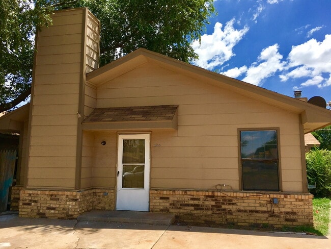 Primary Photo - Two Bedroom Located in Frenship ISD!