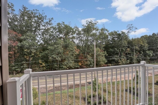 Building Photo - 962 US-9W