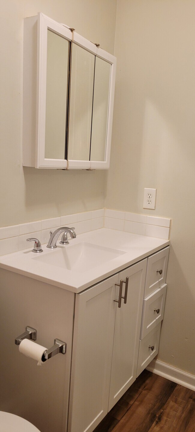 Building Photo - 4520 Bartow Carver Rd SE