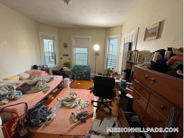 Building Photo - 8 Carmel St