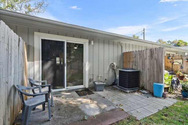 Building Photo - 507 33rd Ave N