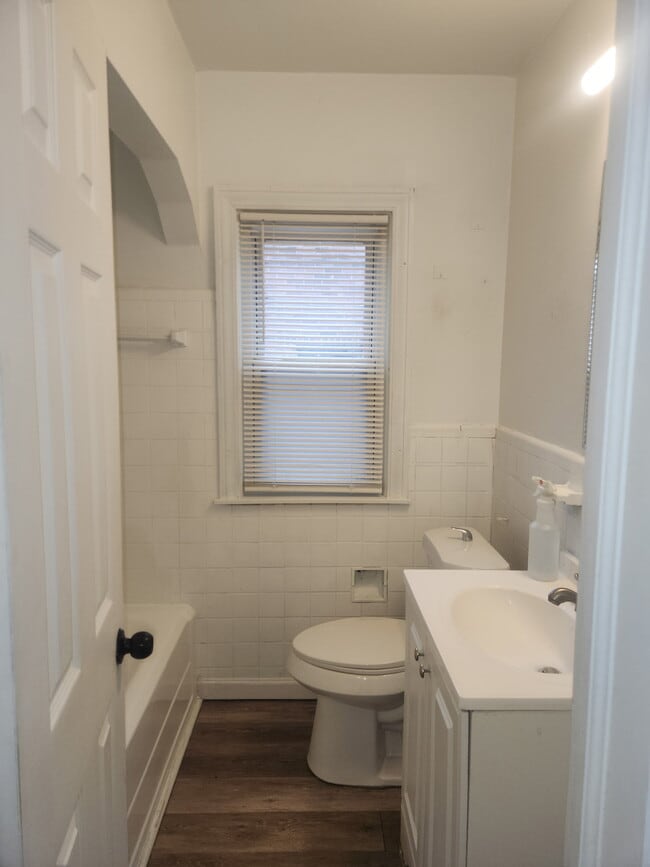 Building Photo - 15864 Fielding St