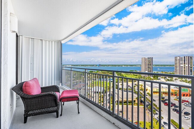 Building Photo - Fully Furnished 2-Bedroom, 2-Bath Beachfront Condo