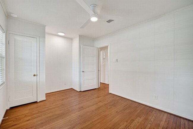 Building Photo - 946 Lamonte Ln