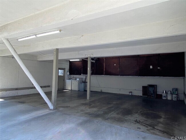 Building Photo - 415 N 2nd St