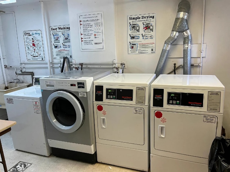 Building Photo - 2613 Bergenline Ave