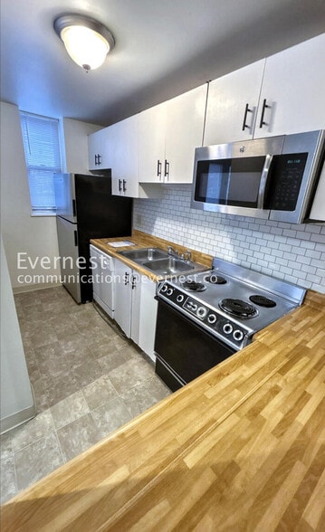 Building Photo - 5316 Pershing Ave