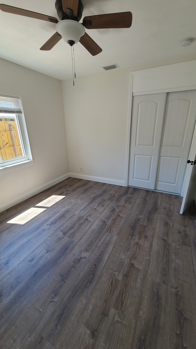 Building Photo - 1516 NE 17th Ave