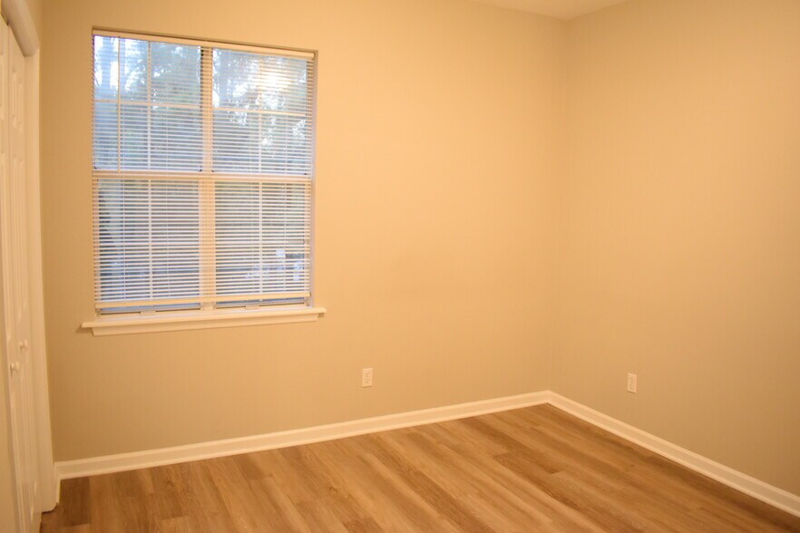 Building Photo - 4210 Wilshire Blvd